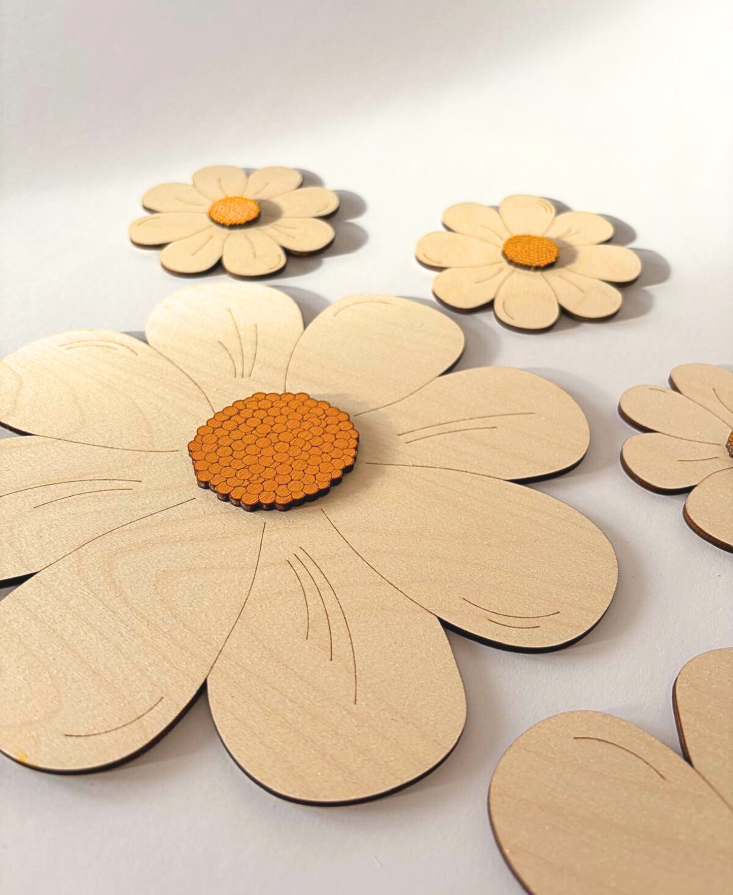 Wooden Daisy Wall Set – Natural | Set of 5