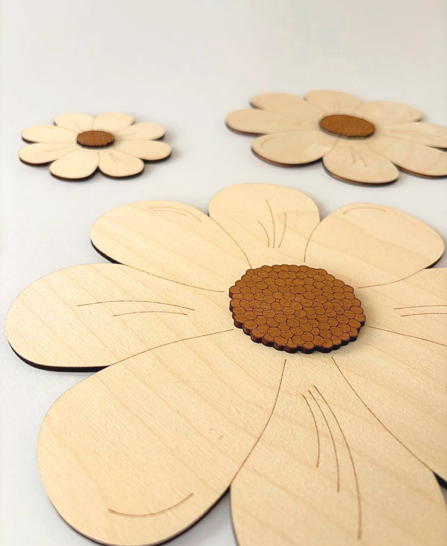 Wooden Daisy Wall Set – Natural | Set of 5